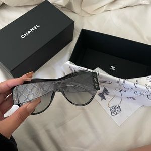 Authentic Chanel Polarized Sunglasses 🕶